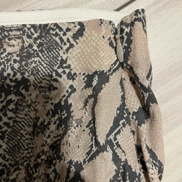American Eagle new with tags snake skin skirt - Picture 3 of 5